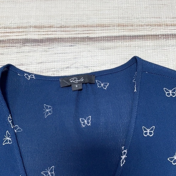 Rails Top Shirt Blouse Button Up Butterfly Print Small - Picture 9 of 12